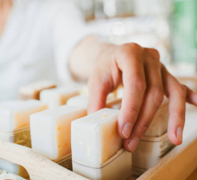 The Rise of Solid Cosmetics: Bars, Powders, and Sustainability